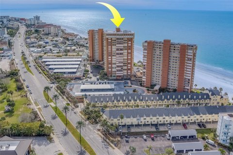 Condo in Redington Shores, Florida, 2 bedrooms  № 2211729