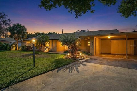 Villa ou maison à vendre à Saint Petersburg, Floride: 4 chambres, 179.86 m2 № 2113837 - photo 4