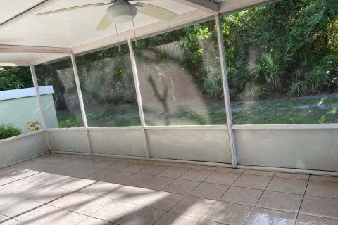 Снять в аренду виллу или дом в Палм Сити, Флорида 2 спальни, 114.36м2, № 1132744 - фото 1