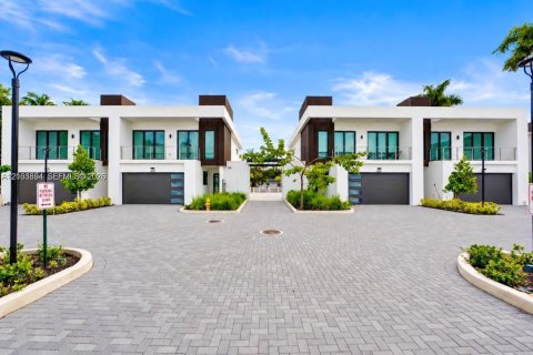 Touwnhouse à vendre à Dania Beach, Floride: 3 chambres, 189.52 m2 № 2414471 - photo 17