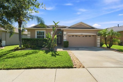 House in Tampa, Florida 4 bedrooms, 190.08 sq.m. № 2297223