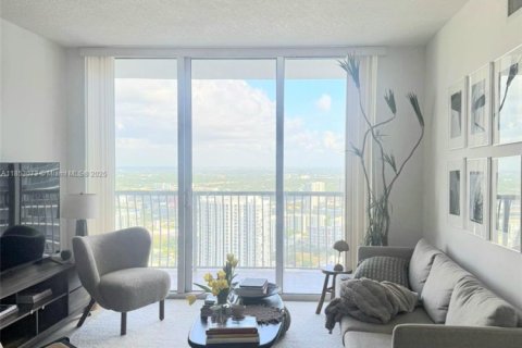 Condominio en venta en Miami, Florida, 1 dormitorio, 73.49 m2 № 2012617 - foto 6