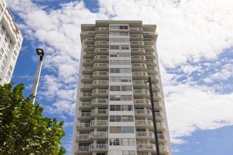 Copropriété à louer à Aventura, Floride: 1 chambre, 93.37 m2 № 1860365 - photo 3
