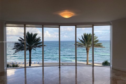 Condo in Sunny Isles Beach, Florida, 3 bedrooms  № 1953396 - photo 10