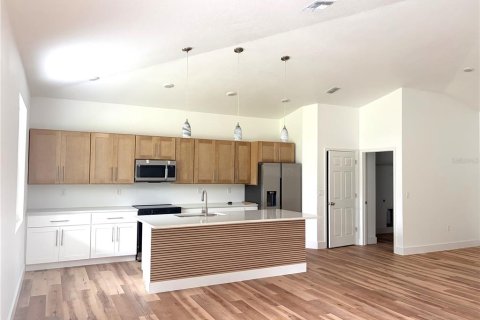 Villa ou maison à vendre à Auburndale, Floride: 4 chambres, 183.76 m2 № 2422706 - photo 5
