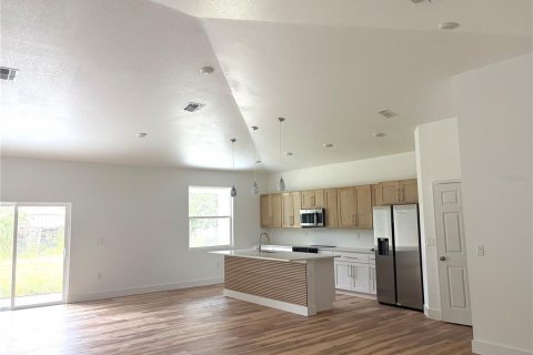 Villa ou maison à vendre à Auburndale, Floride: 4 chambres, 183.76 m2 № 2422706 - photo 4