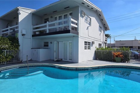 Кондоминиум с 1 спальней в Норт-Майами, Флорида № 2045893