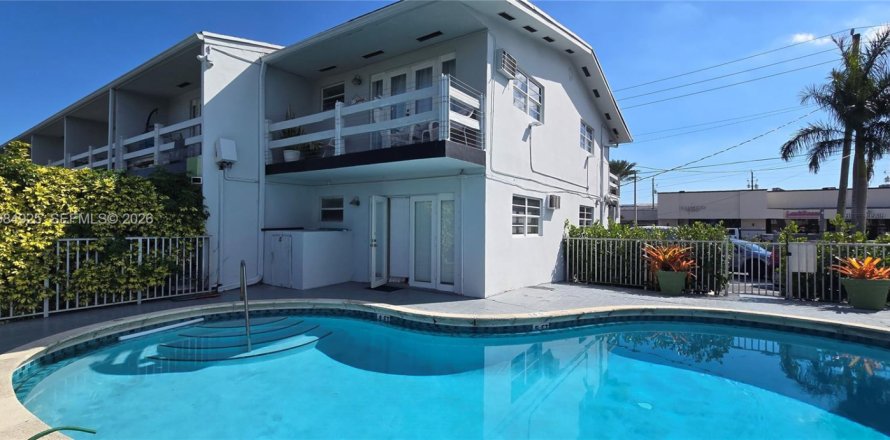 Кондоминиум с 1 спальней в Норт-Майами, Флорида № 2045893