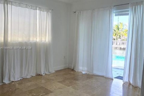 Снять в аренду кондоминиум в Норт-Майами, Флорида 1 спальня, 52.3м2, № 2045893 - фото 15