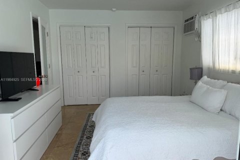 Снять в аренду кондоминиум в Норт-Майами, Флорида 1 спальня, 52.3м2, № 2045893 - фото 13