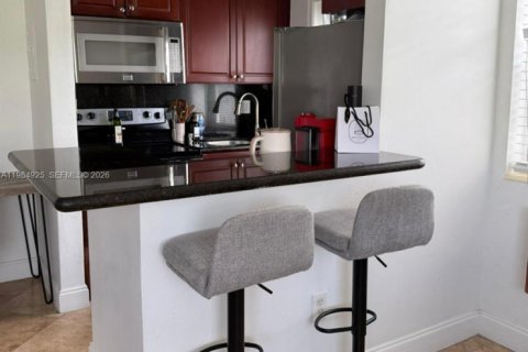 Снять в аренду кондоминиум в Норт-Майами, Флорида 1 спальня, 52.3м2, № 2045893 - фото 6