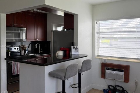 Снять в аренду кондоминиум в Норт-Майами, Флорида 1 спальня, 52.3м2, № 2045893 - фото 5