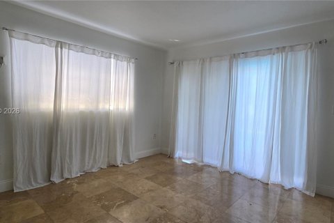 Снять в аренду кондоминиум в Норт-Майами, Флорида 1 спальня, 52.3м2, № 2045893 - фото 22