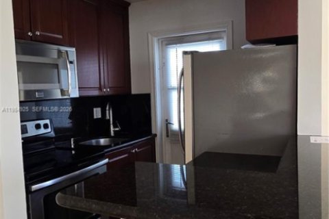 Снять в аренду кондоминиум в Норт-Майами, Флорида 1 спальня, 52.3м2, № 2045893 - фото 18