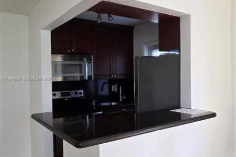 Снять в аренду кондоминиум в Норт-Майами, Флорида 1 спальня, 52.3м2, № 2045893 - фото 17