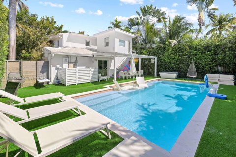 Villa ou maison à vendre à Miami Beach, Floride: 4 chambres, 221.48 m2 № 2064068 - photo 20