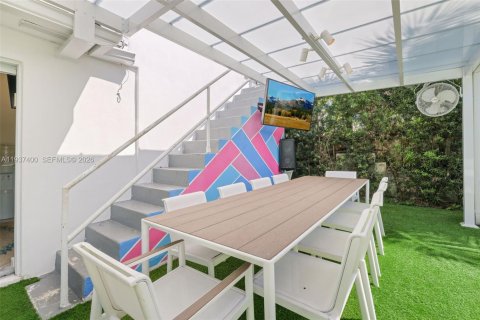 Villa ou maison à vendre à Miami Beach, Floride: 4 chambres, 221.48 m2 № 2064068 - photo 18