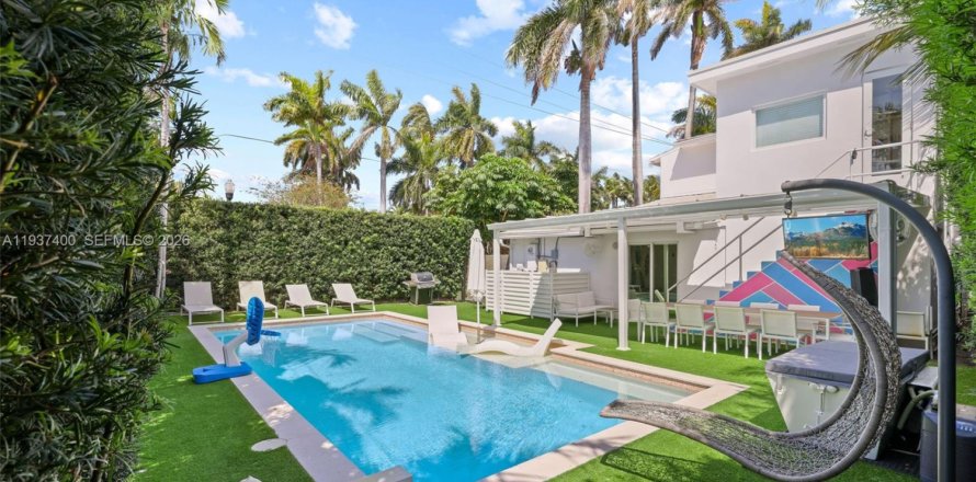 Villa ou maison à Miami Beach, Floride 4 chambres, 221.48 m2 № 2064068