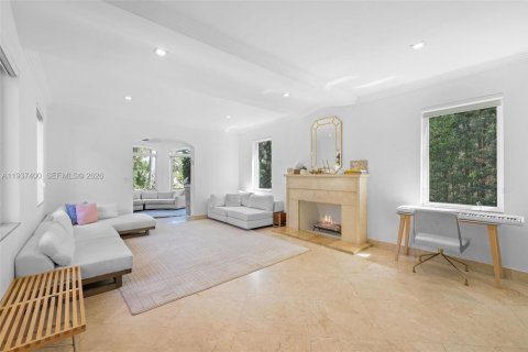 Villa ou maison à vendre à Miami Beach, Floride: 4 chambres, 221.48 m2 № 2064068 - photo 4