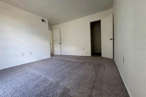 Townhouse in Orlando, Florida 3 bedrooms, 120.22 sq.m. № 2150634 - photo 11