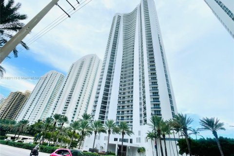 Condo à Sunny Isles Beach, Floride, 3 chambres  № 2037638