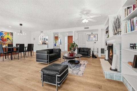 Купить кондоминиум в Сарасота, Флорида 9 комнат, 134.71м2, № 2099786 - фото 22