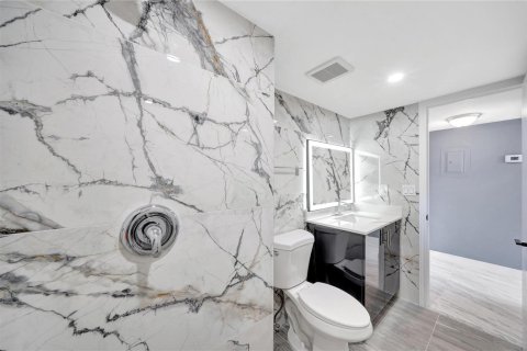 Copropriété à vendre à Pembroke Pines, Floride: 2 chambres, 120.31 m2 № 2187982 - photo 30