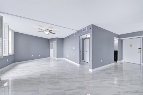 Copropriété à vendre à Pembroke Pines, Floride: 2 chambres, 120.31 m2 № 2187982 - photo 25