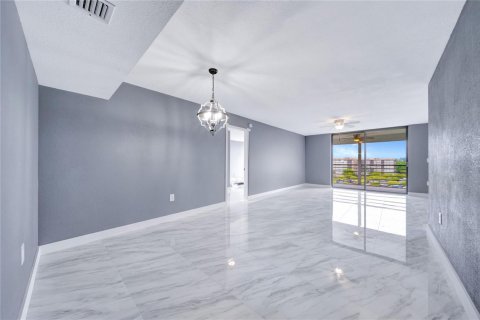 Condo à Pembroke Pines, Floride, 2 chambres  № 2187982