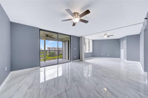Copropriété à vendre à Pembroke Pines, Floride: 2 chambres, 120.31 m2 № 2187982 - photo 8