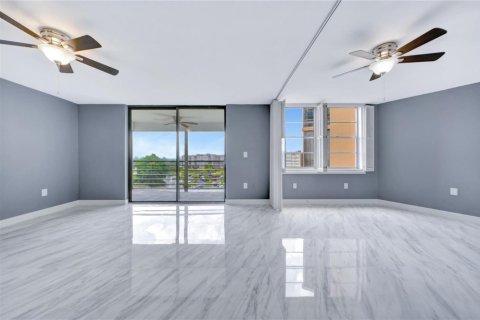Copropriété à vendre à Pembroke Pines, Floride: 2 chambres, 120.31 m2 № 2187982 - photo 9