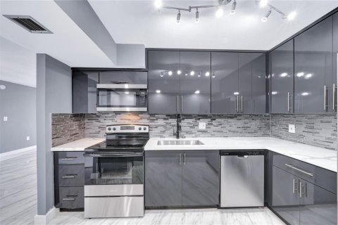 Copropriété à vendre à Pembroke Pines, Floride: 2 chambres, 120.31 m2 № 2187982 - photo 6