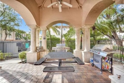 Touwnhouse à louer à Fort Lauderdale, Floride: 1 chambre, 81.57 m2 № 2078499 - photo 17