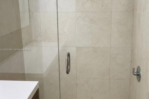 Touwnhouse à louer à Fort Lauderdale, Floride: 1 chambre, 81.57 m2 № 2078499 - photo 11