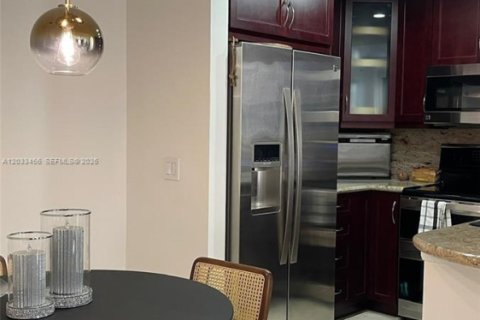 Touwnhouse à louer à Fort Lauderdale, Floride: 1 chambre, 81.57 m2 № 2078499 - photo 4
