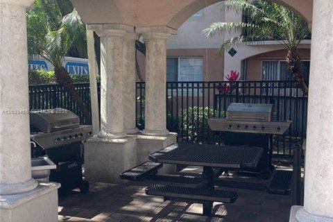 Touwnhouse à louer à Fort Lauderdale, Floride: 1 chambre, 81.57 m2 № 2078499 - photo 18