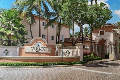 Touwnhouse à louer à Fort Lauderdale, Floride: 1 chambre, 81.57 m2 № 2078499 - photo 2