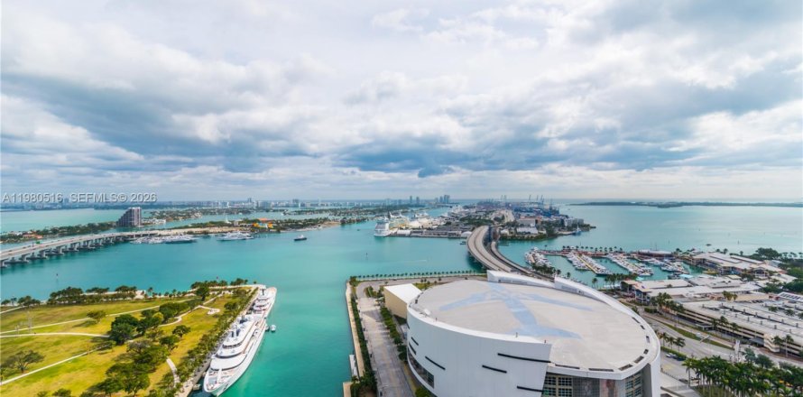 Condo in Miami, Florida, 1 bedroom № 2089943