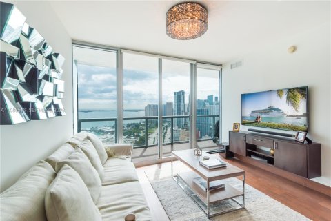 Condo in Miami, Florida, 1 bedroom № 2089943 - photo 2