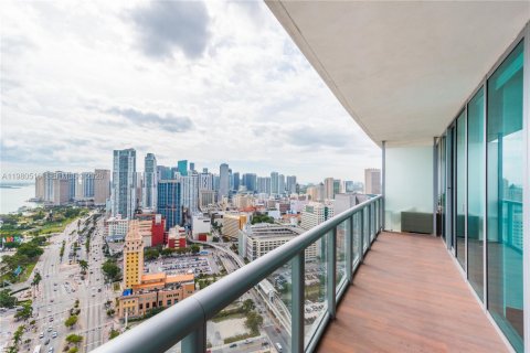 Condo in Miami, Florida, 1 bedroom № 2089943 - photo 12