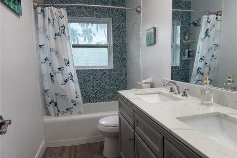 Villa ou maison à louer à Bradenton, Floride: 2 chambres, 157.93 m2 № 2110459 - photo 3