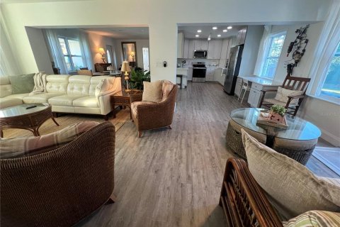 Villa ou maison à louer à Bradenton, Floride: 2 chambres, 157.93 m2 № 2110459 - photo 17