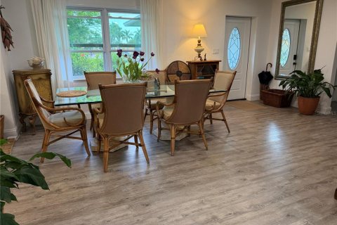 Villa ou maison à louer à Bradenton, Floride: 2 chambres, 157.93 m2 № 2110459 - photo 9