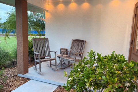 Villa ou maison à louer à Bradenton, Floride: 2 chambres, 157.93 m2 № 2110459 - photo 13