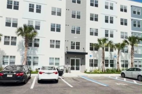 Condo in Orlando, Florida, 3 bedrooms  № 2239763 - photo 3