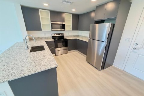 Condo in Orlando, Florida, 3 bedrooms  № 2239763 - photo 8