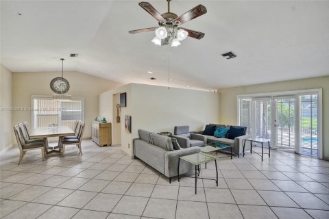 Villa ou maison à vendre à Sunrise, Floride: 3 chambres, 172.15 m2 № 1957487 - photo 8