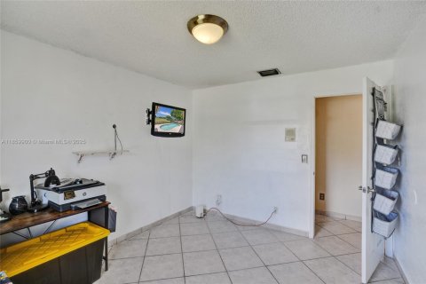 Villa ou maison à vendre à Sunrise, Floride: 3 chambres, 172.15 m2 № 1957487 - photo 18