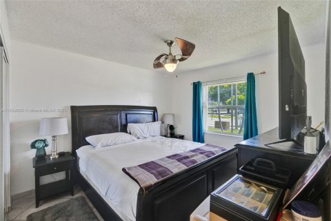 Villa ou maison à vendre à Sunrise, Floride: 3 chambres, 172.15 m2 № 1957487 - photo 21