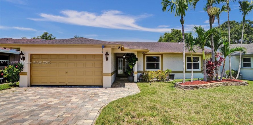 Villa ou maison à Sunrise, Floride 3 chambres, 172.15 m2 № 1957487